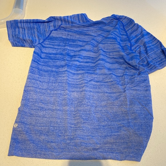 Lululemon metal vent tech shirt - L - Picture 2 of 2